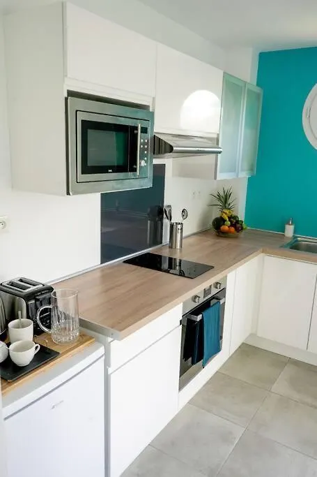Appartement 2 Chambres, Avec Jardin, Grande Terrasse, Barbecue, 8 Min Du Centre Ville فورت-دو-فرانس شقة