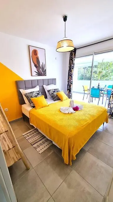 Appartement 2 Chambres, Avec Jardin, Grande Terrasse, Barbecue, 8 Min Du Centre Ville فورت-دو-فرانس
