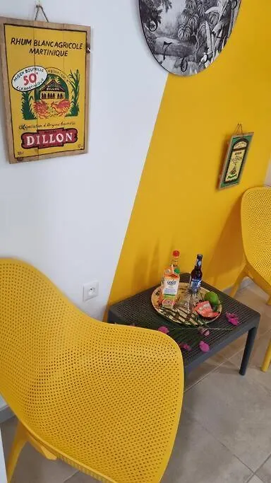 Appartement 2 Chambres, Avec Jardin, Grande Terrasse, Barbecue, 8 Min Du Centre Ville فورت-دو-فرانس 0*,