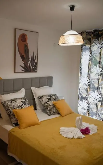 شقة Appartement 2 Chambres, Avec Jardin, Grande Terrasse, Barbecue, 8 Min Du Centre Ville فورت-دو-فرانس مارتينيك