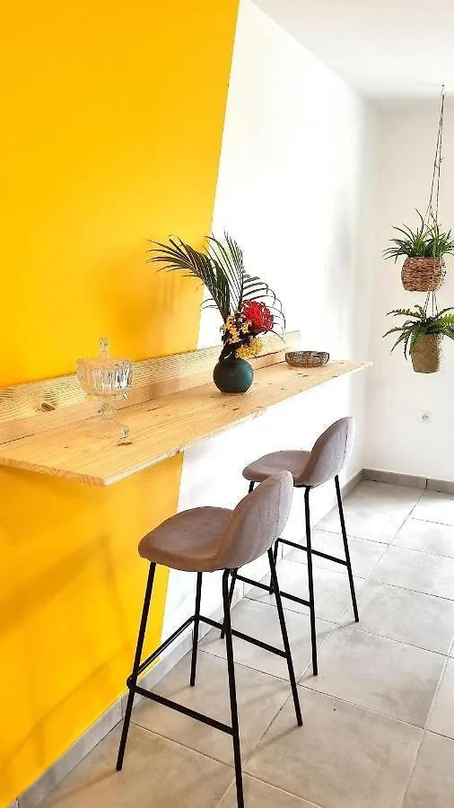 Appartement 2 Chambres, Avec Jardin, Grande Terrasse, Barbecue, 8 Min Du Centre Ville فورت-دو-فرانس